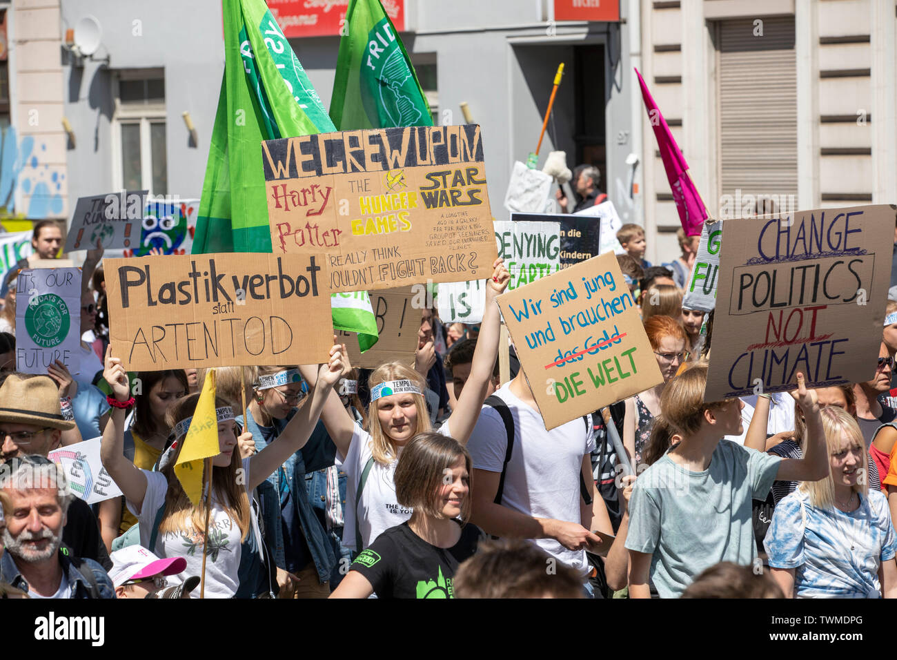 Prima la protezione del clima a livello internazionale la dimostrazione, clima sciopero, il movimento di venerdì per il futuro, in Aachen, con decine di migliaia di participan Foto Stock