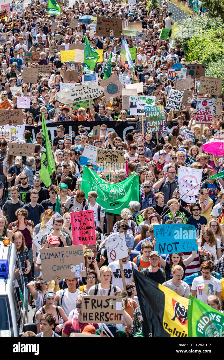 Prima la protezione del clima a livello internazionale la dimostrazione, clima sciopero, il movimento di venerdì per il futuro, in Aachen, con decine di migliaia di participan Foto Stock