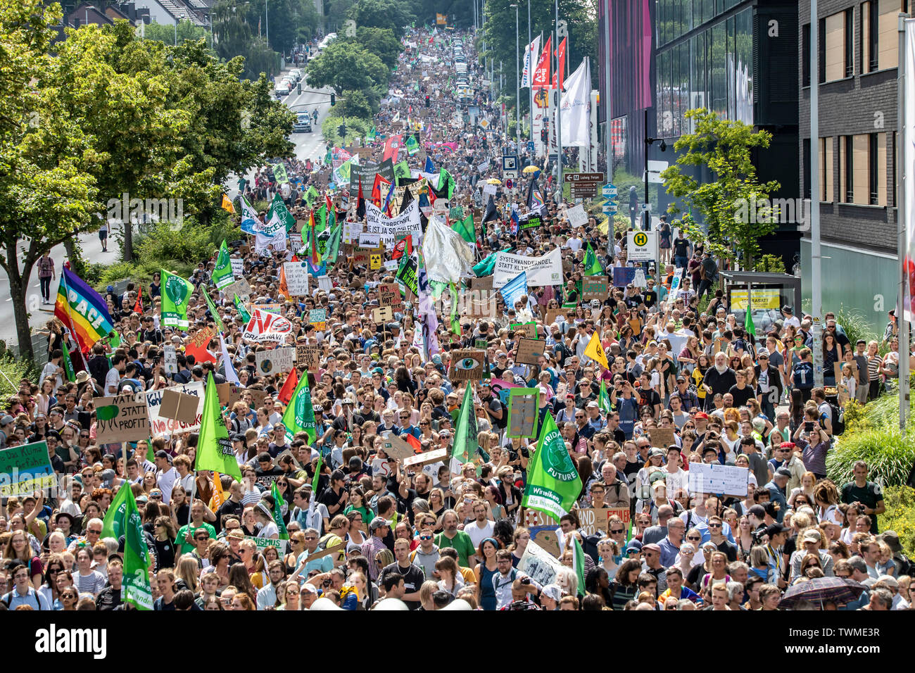 Prima la protezione del clima a livello internazionale la dimostrazione, clima sciopero, il movimento di venerdì per il futuro, in Aachen, con decine di migliaia di participan Foto Stock