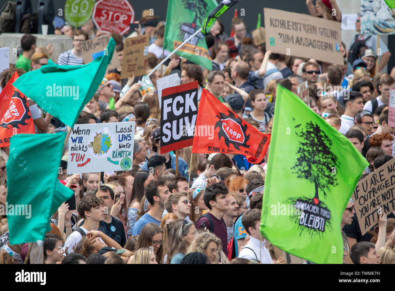 Prima la protezione del clima a livello internazionale la dimostrazione, clima sciopero, il movimento di venerdì per il futuro, in Aachen, con decine di migliaia di participan Foto Stock