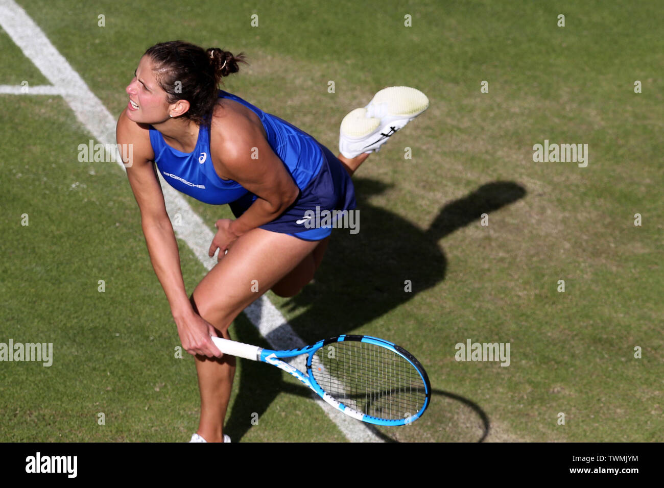 Birmingham, Regno Unito. Il 21 giugno, 2019. Julia Goerges della Germania durante il suo quarto di finale di partita contro Yulia Putintseva di Kaz. Natura Valle Classic 2019, internazionale di tennis femminile, giorno 5 al Edgbaston Priory Club a Birmingham, Inghilterra venerdì 21 giugno 2019. Solo uso editoriale. pic da Andrew Orchard, Credito: Andrew Orchard fotografia sportiva/Alamy Live News Foto Stock
