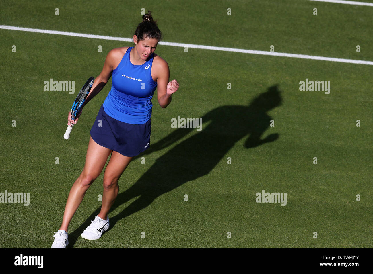 Birmingham, Regno Unito. Il 21 giugno, 2019. Julia Goerges della Germania durante il suo quarto di finale di partita contro Yulia Putintseva di Kaz. Natura Valle Classic 2019, internazionale di tennis femminile, giorno 5 al Edgbaston Priory Club a Birmingham, Inghilterra venerdì 21 giugno 2019. Solo uso editoriale. pic da Andrew Orchard, Credito: Andrew Orchard fotografia sportiva/Alamy Live News Foto Stock