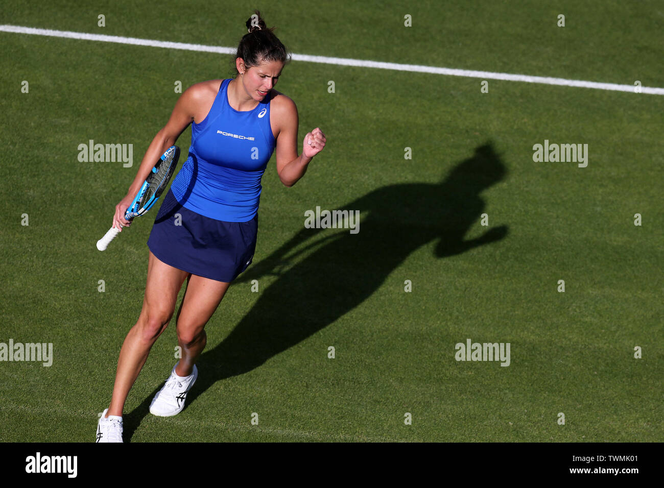 Birmingham, Regno Unito. Il 21 giugno, 2019. Julia Goerges della Germania durante il suo quarto di finale di partita contro Yulia Putintseva di Kaz. Natura Valle Classic 2019, internazionale di tennis femminile, giorno 5 al Edgbaston Priory Club a Birmingham, Inghilterra venerdì 21 giugno 2019. Solo uso editoriale. pic da Andrew Orchard, Credito: Andrew Orchard fotografia sportiva/Alamy Live News Foto Stock
