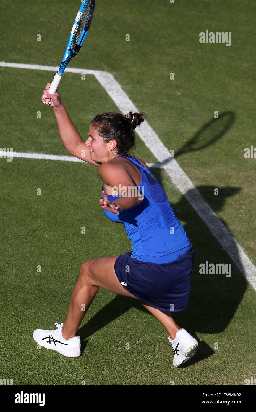 Birmingham, Regno Unito. Il 21 giugno, 2019. Julia Goerges della Germania durante il suo quarto di finale di partita contro Yulia Putintseva di Kaz. Natura Valle Classic 2019, internazionale di tennis femminile, giorno 5 al Edgbaston Priory Club a Birmingham, Inghilterra venerdì 21 giugno 2019. Solo uso editoriale. pic da Andrew Orchard, Credito: Andrew Orchard fotografia sportiva/Alamy Live News Foto Stock