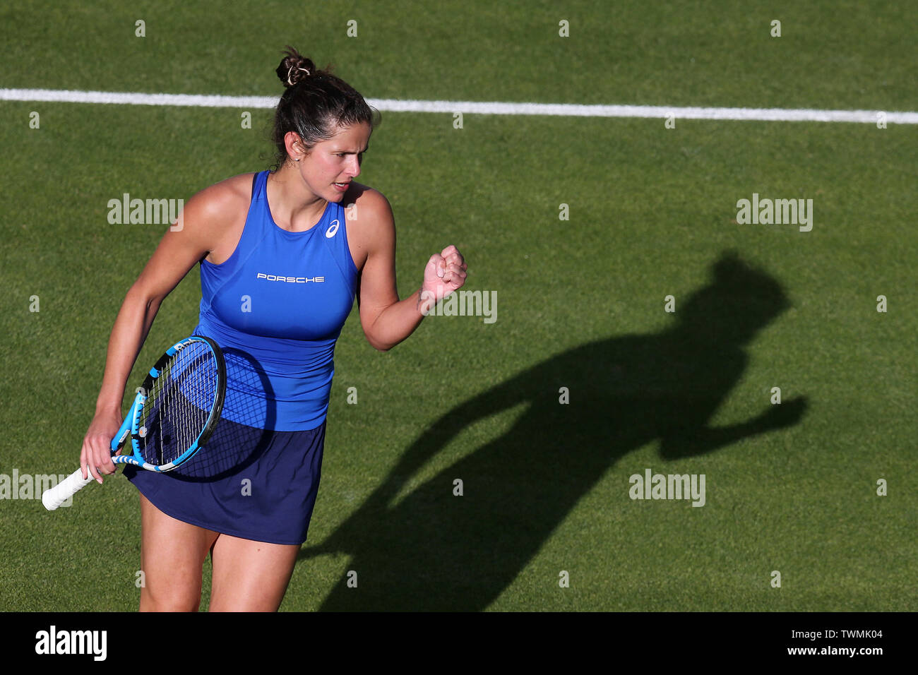 Birmingham, Regno Unito. Il 21 giugno, 2019. Julia Goerges della Germania durante il suo quarto di finale di partita contro Yulia Putintseva di Kaz. Natura Valle Classic 2019, internazionale di tennis femminile, giorno 5 al Edgbaston Priory Club a Birmingham, Inghilterra venerdì 21 giugno 2019. Solo uso editoriale. pic da Andrew Orchard, Credito: Andrew Orchard fotografia sportiva/Alamy Live News Foto Stock