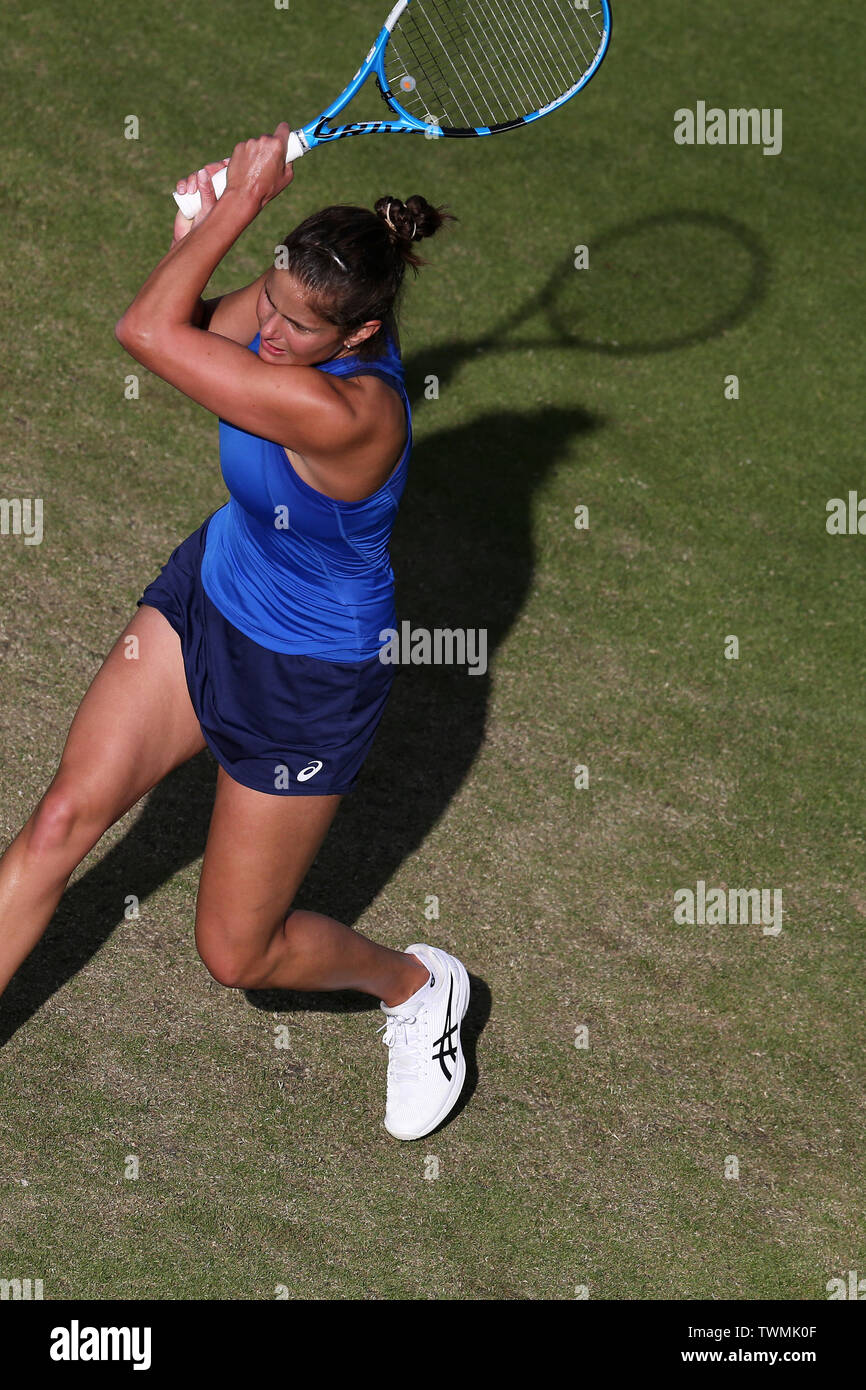 Birmingham, Regno Unito. Il 21 giugno, 2019. Julia Goerges della Germania durante il suo quarto di finale di partita contro Yulia Putintseva di Kaz. Natura Valle Classic 2019, internazionale di tennis femminile, giorno 5 al Edgbaston Priory Club a Birmingham, Inghilterra venerdì 21 giugno 2019. Solo uso editoriale. pic da Andrew Orchard, Credito: Andrew Orchard fotografia sportiva/Alamy Live News Foto Stock