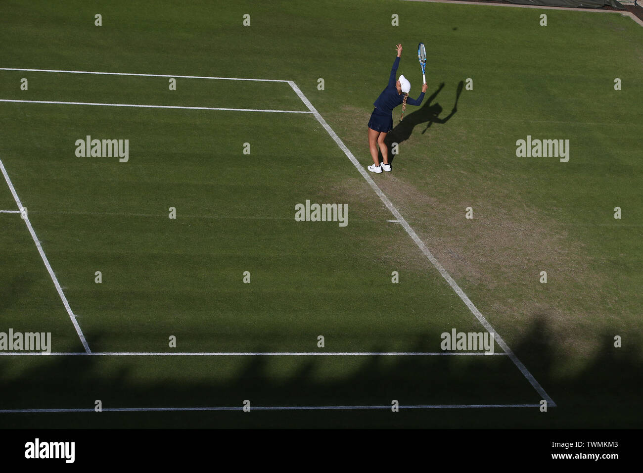 Birmingham, Regno Unito. Il 21 giugno, 2019. Yulia Putintseva di il kazako durante il suo quarto di finale di partita contro Julia Goerges della Germania. Natura Valle Classic 2019, internazionale di tennis femminile, giorno 5 al Edgbaston Priory Club a Birmingham, Inghilterra venerdì 21 giugno 2019. Solo uso editoriale. pic da Andrew Orchard, Credito: Andrew Orchard fotografia sportiva/Alamy Live News Foto Stock