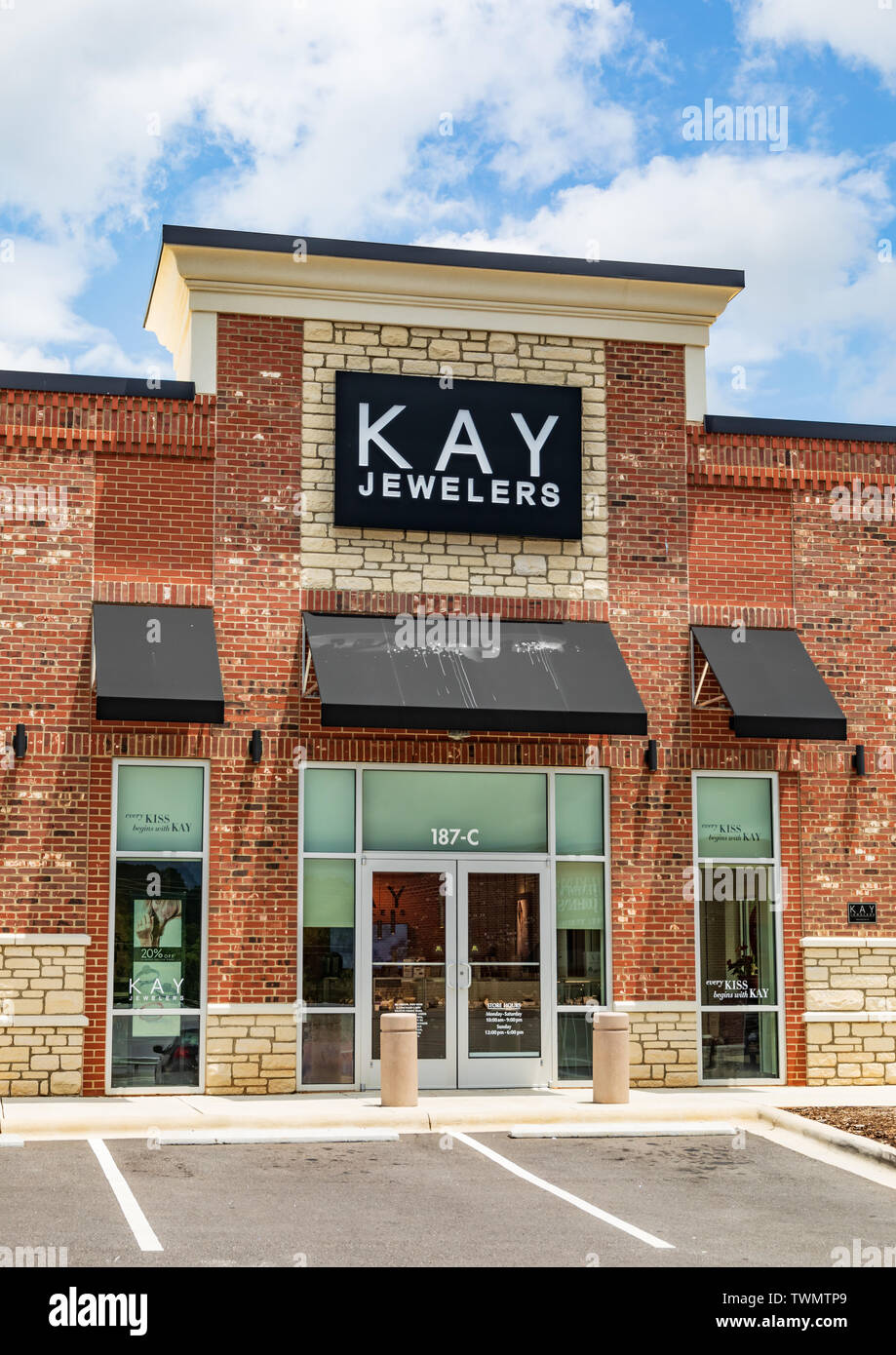 STATESVILLE, NC, USA di giugno 19, 2019: Un Kay Jewelers store edificio, una marca di Signet Jewelers, basato nel Regno Unito Foto Stock