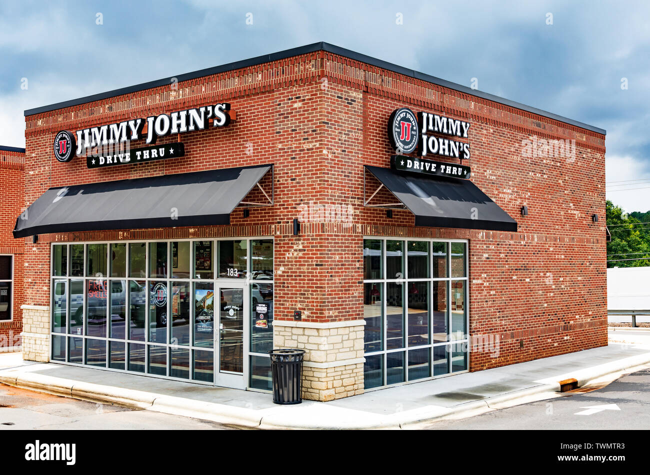 STATESVILLE, NC, USA di giugno 19, 2019: A Jimmy John's restaurant, uno di circa 300, principalmente in franchising sandwich di proprietà di negozi negli Stati Uniti Foto Stock