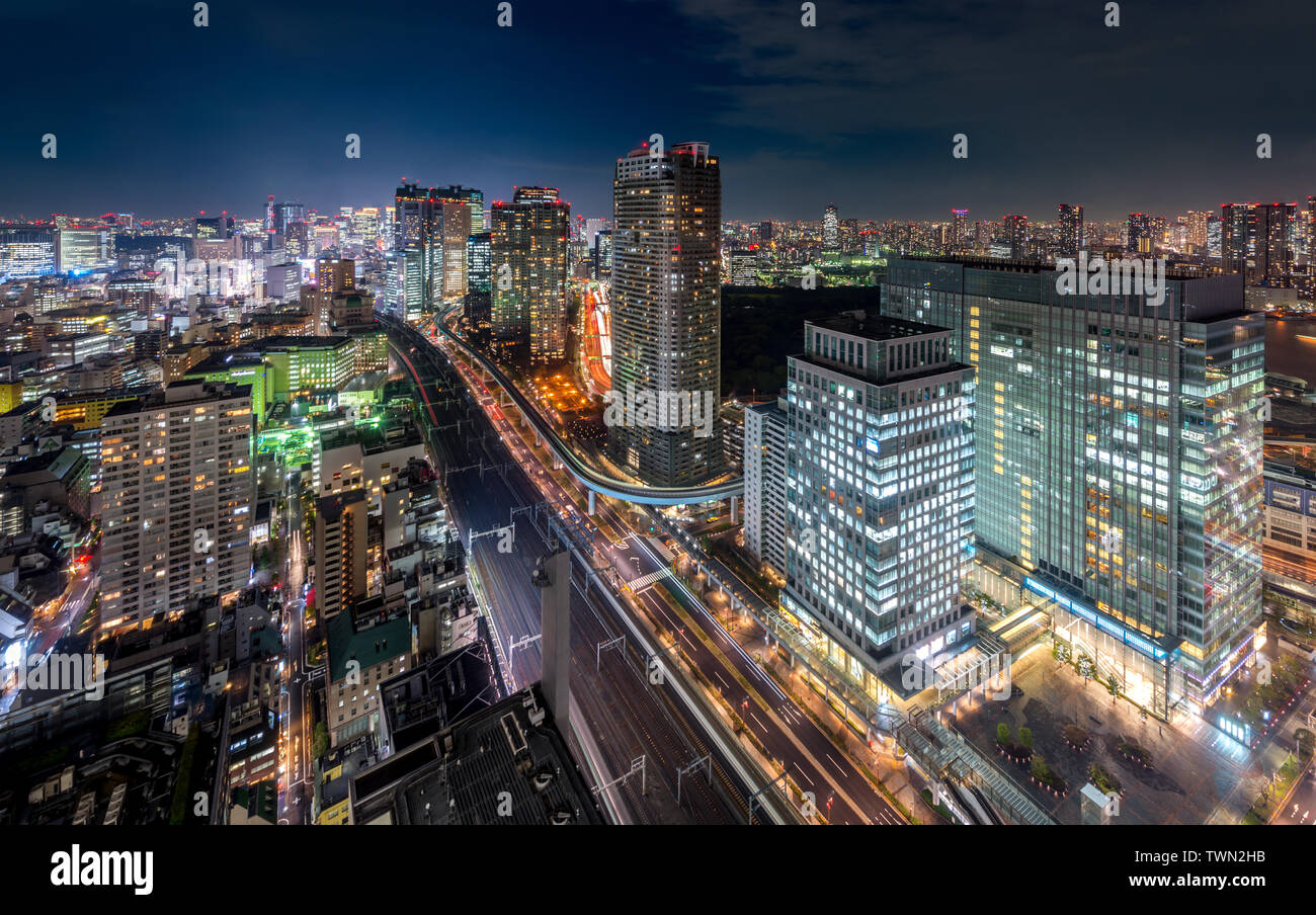 Tokyo downtown skyline della città e grattacieli al quartiere Roppongi a Tokyo in Giappone. Foto Stock