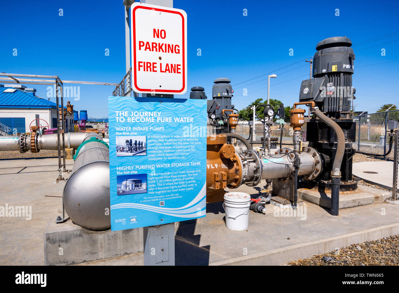Giugno 20, 2019 San Jose / CA / STATI UNITI D'AMERICA - acqua pompe di aspirazione a Silicon Valley acqua avanzato centro di depurazione situato nella parte sud di San Francisco Bay Area; p Foto Stock