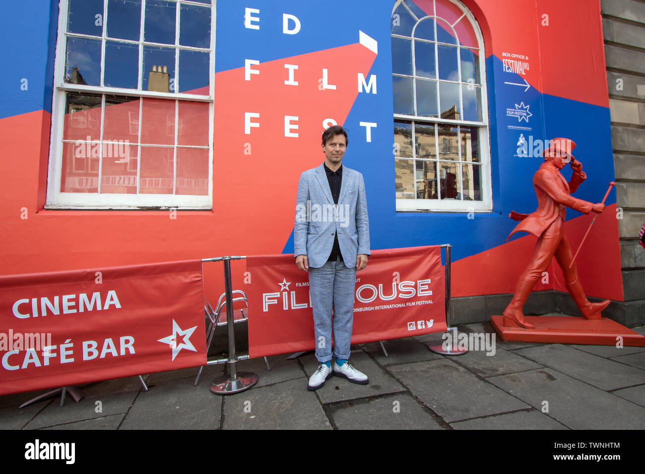 Edinburgh, Regno Unito. Xx Giugno, 2019. Produttore e attore, Robert Montgomery assiste il photocall durante il world premiere del film di ferire dal paradiso all'Filmhouse a Edimburgo.ferito da paradiso è 'un abilmente osservato un racconto di amicizia e di famiglia, con una rinfrescante e sottovalutato il senso dell'umorismo.' Questo screening è parte del migliore British filamento al Edinburgh International Film Festival 2019 (EIFF), che corre fino al mese di giugno 30. Credito: SOPA Immagini limitata/Alamy Live News Foto Stock