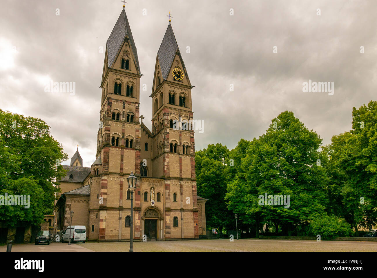 KOBLENZ - GERMANIA - Giugno 11, 2019: la Basilica di San Castor è la chiesa più antica di Coblenza dello stato tedesco della Renania Palatinato. È locat Foto Stock