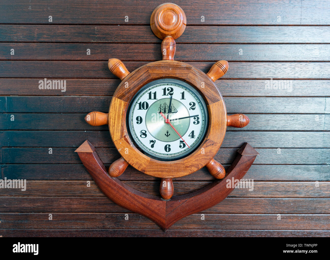 Orologio Da Parete Nautico A Forma Di Ruota Di Nave E Ancora - Diametro 20 Cm - Silenzioso - Decorazione Marina