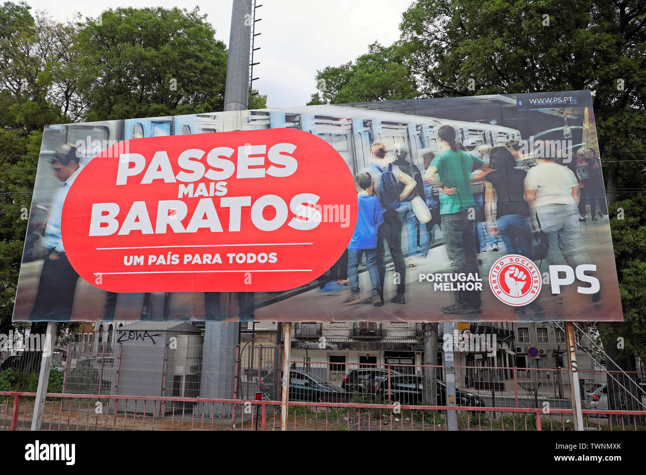 Partido Socialita Partito Socialista annuncio tramite Affissioni per il 2019 la campagna elettorale europea su una strada di Lisbona Portogallo Europa KATHY DEWITT Foto Stock