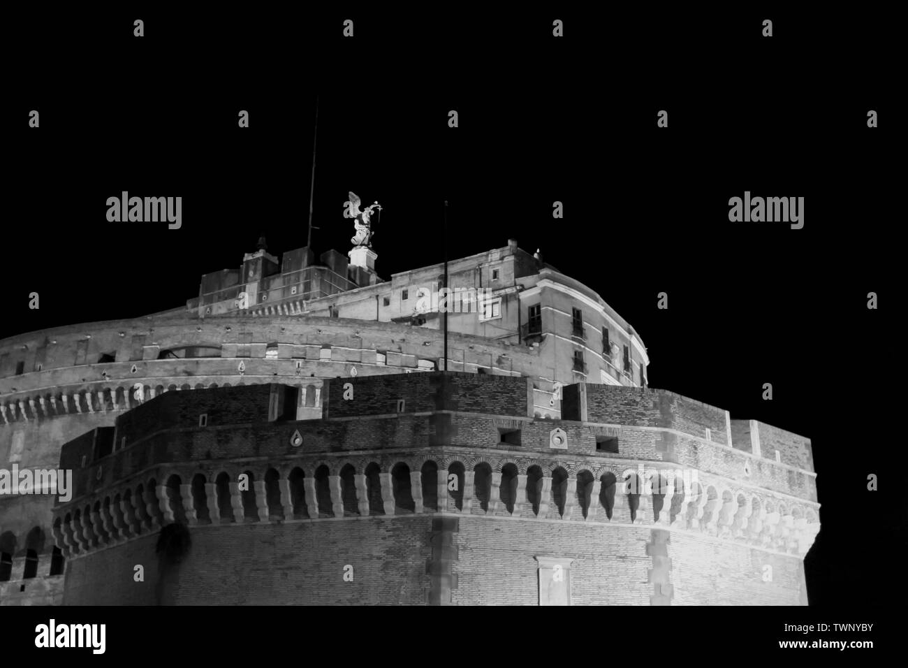 Castel Sant Angelo architettura parte alta vista notturna (Roma, Italia) Foto Stock