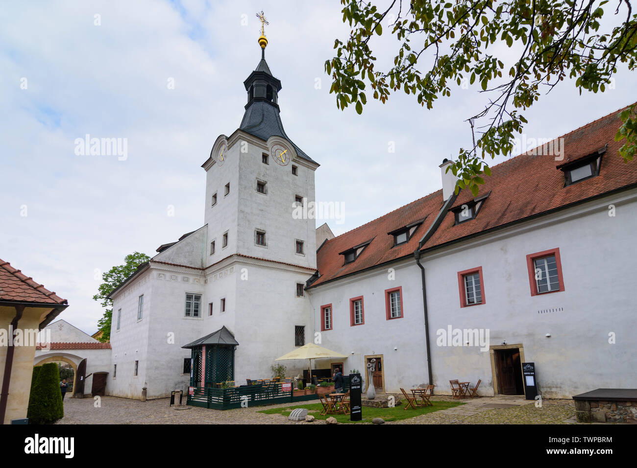 Dobrichovice (Dobrichowitz, Dobschichowitz): castello in , Stredocesky, Mittelböhmen, Boemia centrale, ceco Foto Stock