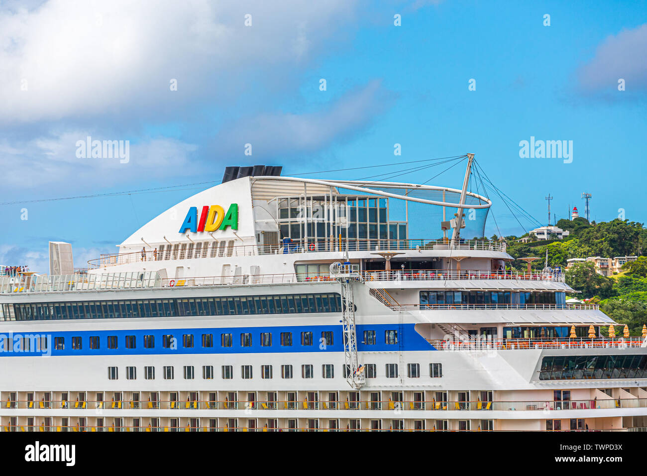 CASTRIES, St Lucia - 21 Novembre 2016: AIDA Cruises è un americano di British-proprietà tedesco la linea di crociera con base a Rostock, Germania. La società immessa th Foto Stock