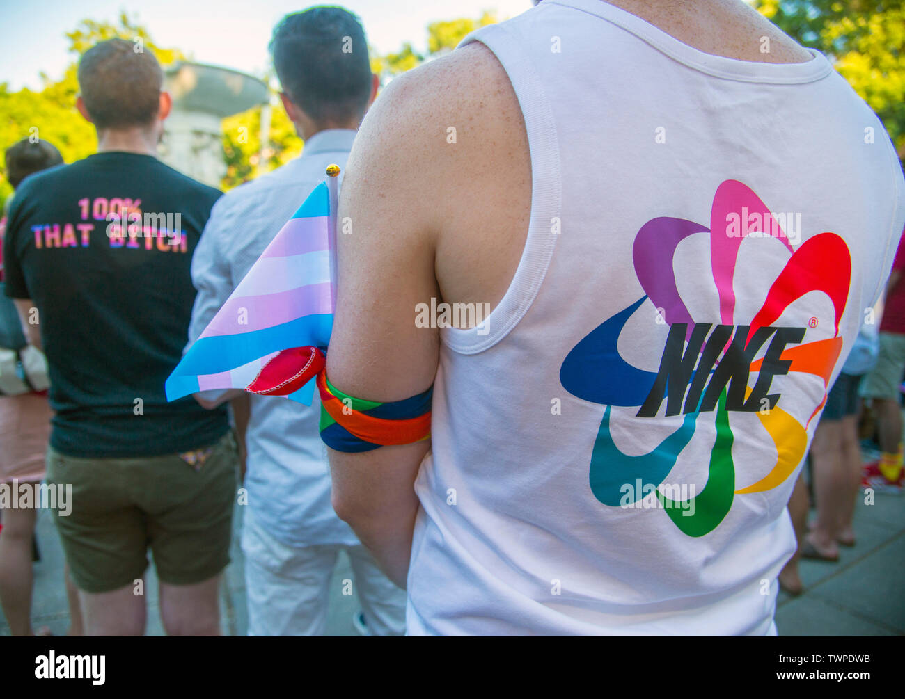 Gay t shirt immagini e fotografie stock ad alta risoluzione - Alamy