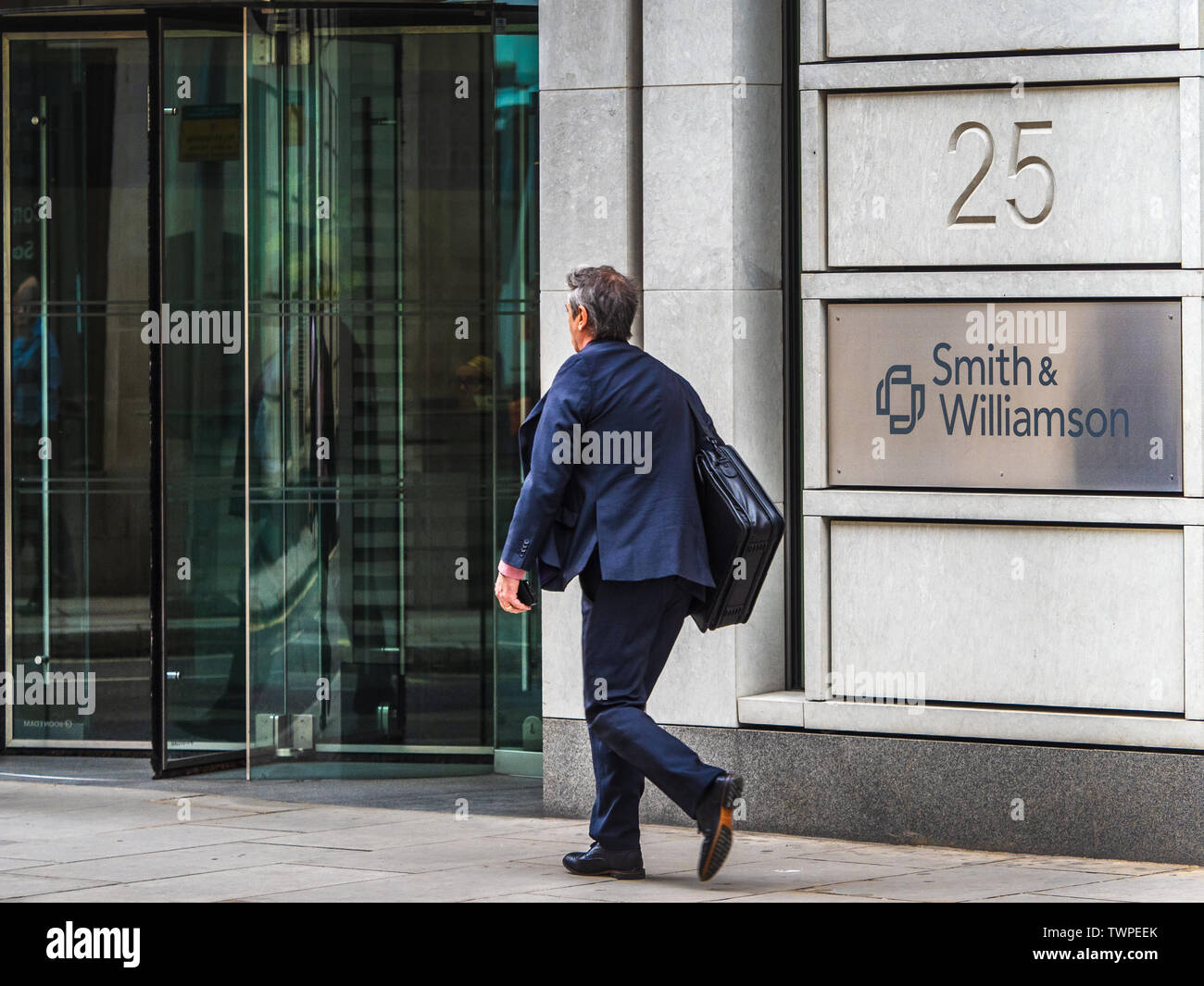 Smith & Williamson saldi contabili e consulenti finanziari, uffici di Londra su Moorgate nella città di London Financial District Foto Stock