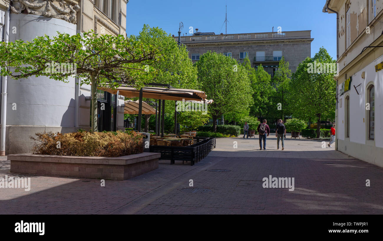 Debrecen, Ungheria, vista sulla città e le strade, una destinazione popolare per i viaggi in Europa orientale Foto Stock