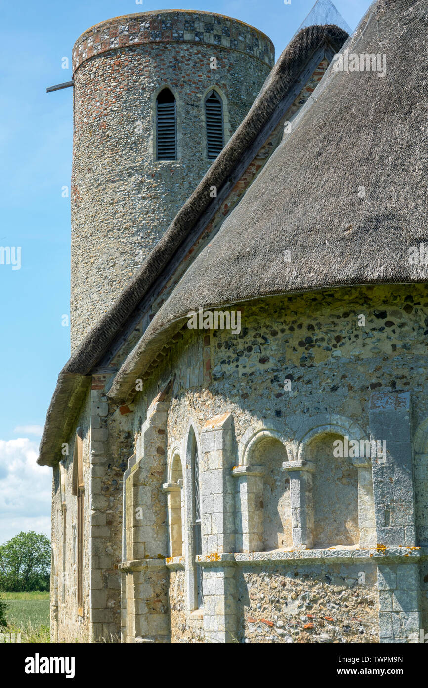 Hales: uno di Inghilterra più raffinati in piccole chiese normanne Foto Stock