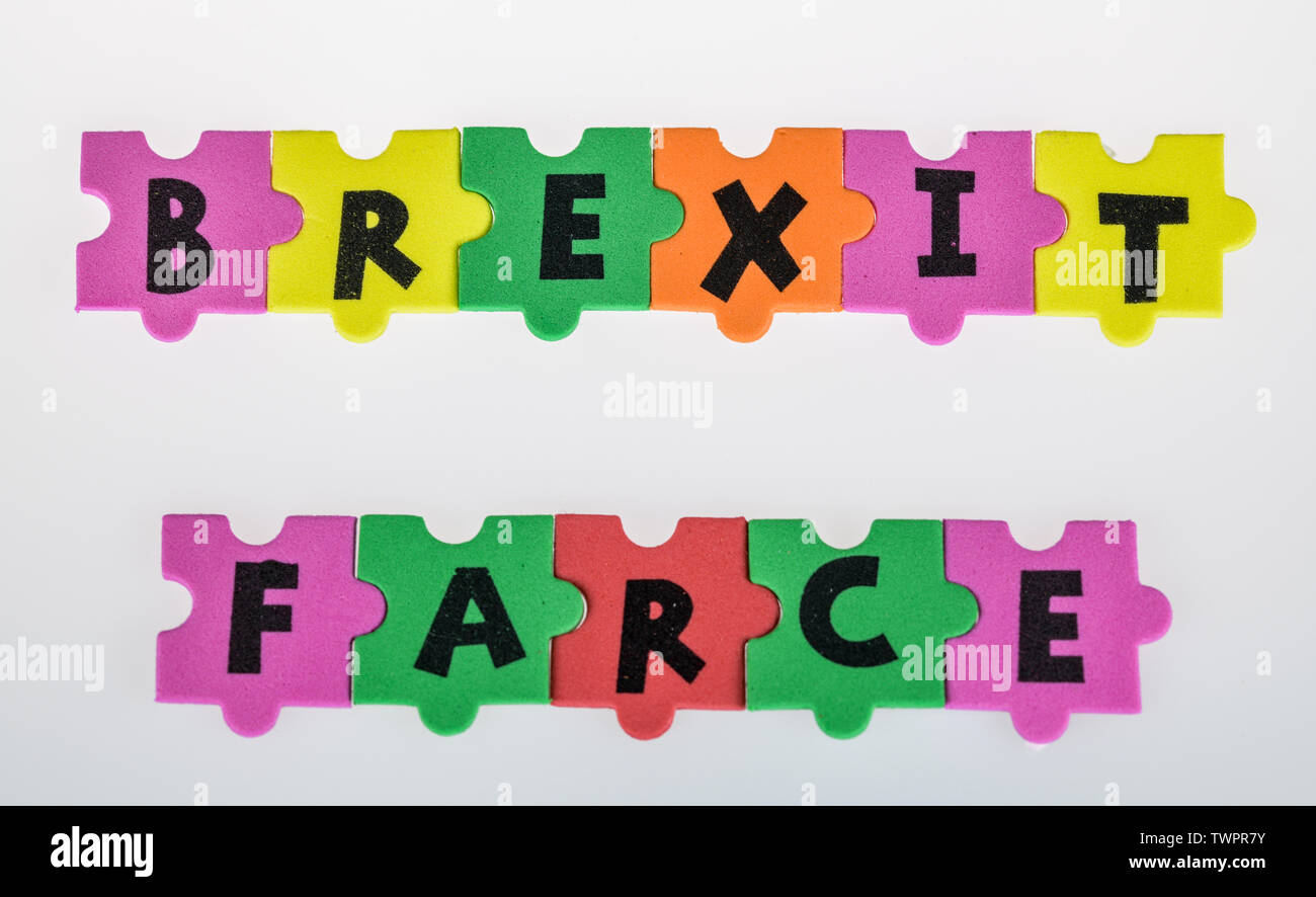 Concetto Brexit mostra Brexit jigsaw e brexit farsa Foto Stock