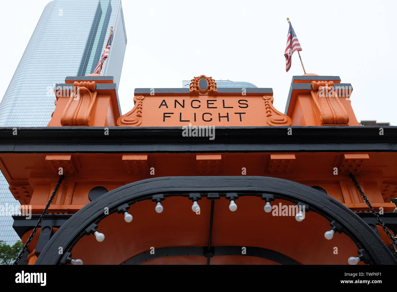 LOS ANGELES - CALIFORNIA: Giugno 18, 2019: Closeup degli angeli segno di volo, un punto di riferimento 2 ft 6 in scartamento ridotto funicolare al Bunker Hill di Foto Stock