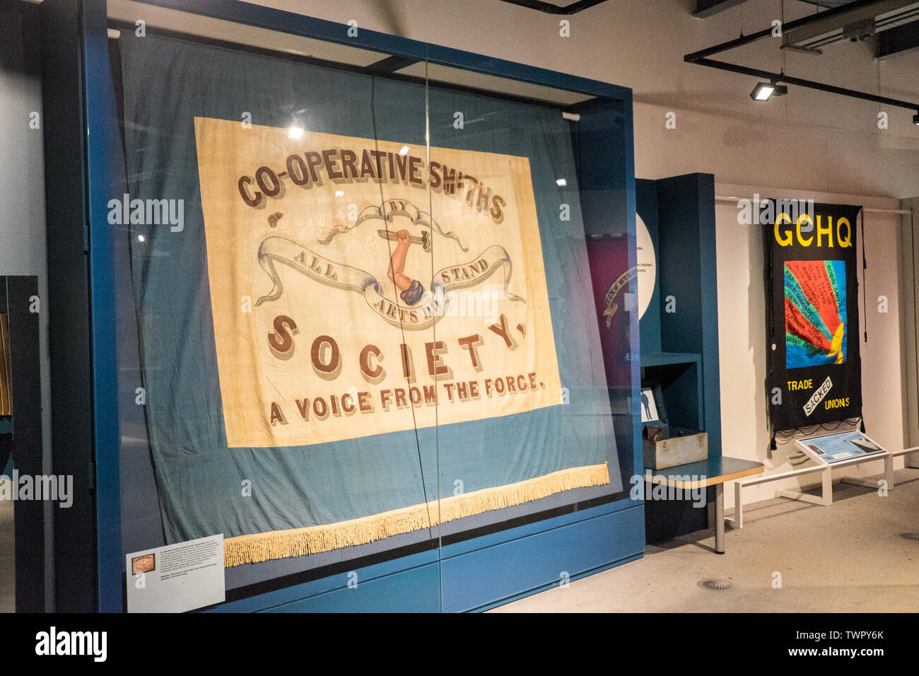 Persone di Storia Museo,Left Bank,dedicato,a,l'uguaglianza,giustizia,Manchester,nord, nord, nord-ovest,città,l'Inghilterra,inglese,GB,UK,Gran Bretagna,British,l'Europa, Foto Stock