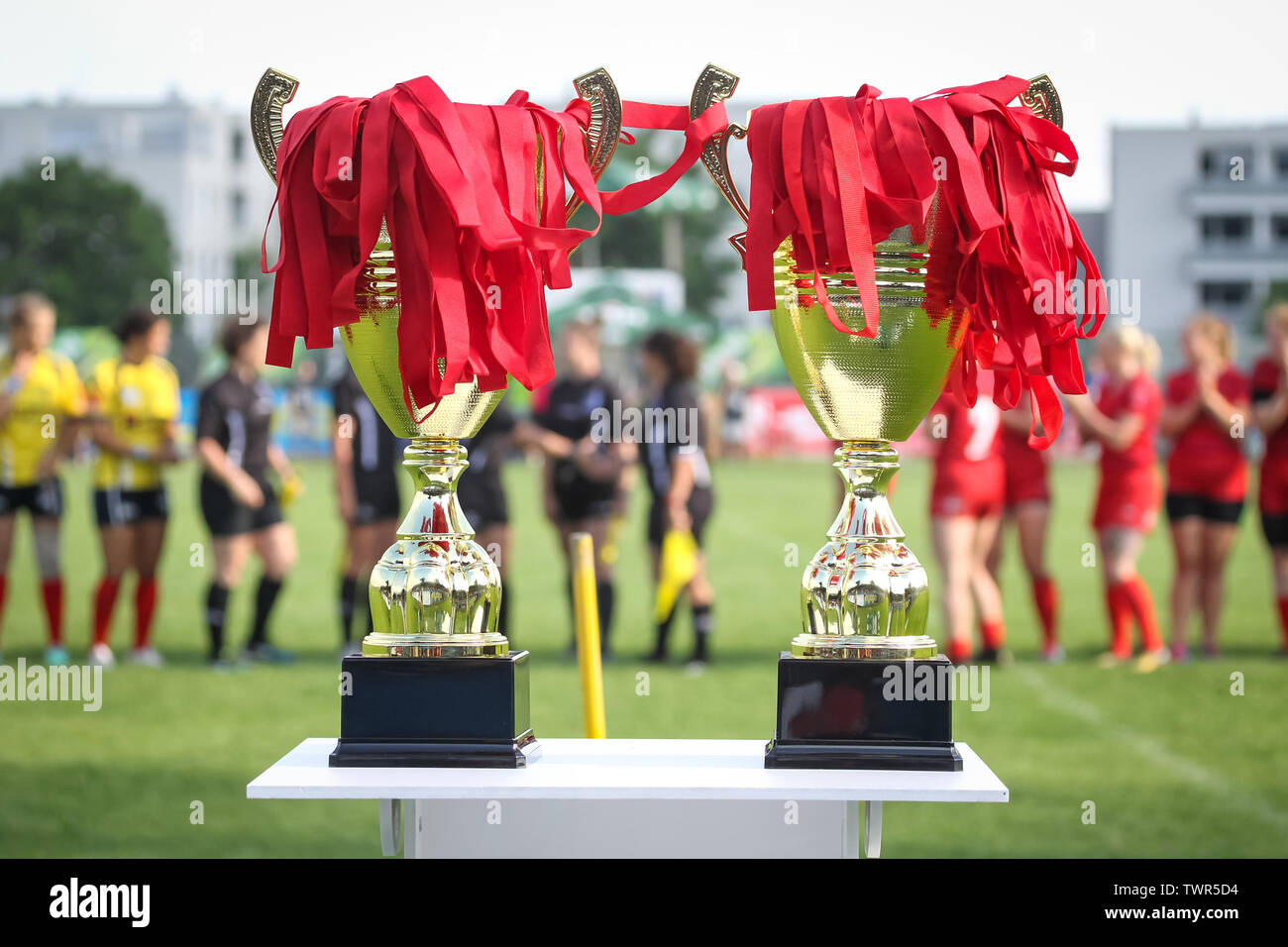 Zagabria, Croazia - 16 Giugno 2019 : Stjepan Spajic Stadium - Campionato Europeo di Rugby 7, womens finale : Moldova vs Danimarca. Medaglie e coppe per Foto Stock