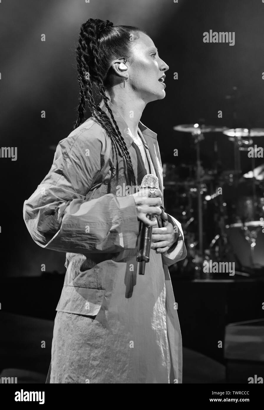 Il tempo di sette grafico britannico-topper e Grammy-vincitore Jess Glynne esegue per War Child BRITs settimana al O2 Shepherd's Bush Empire con: Jess Glynne dove: Londra, Regno Unito quando: 22 maggio 2019 Credit: Phil Lewis/WENN.com Foto Stock