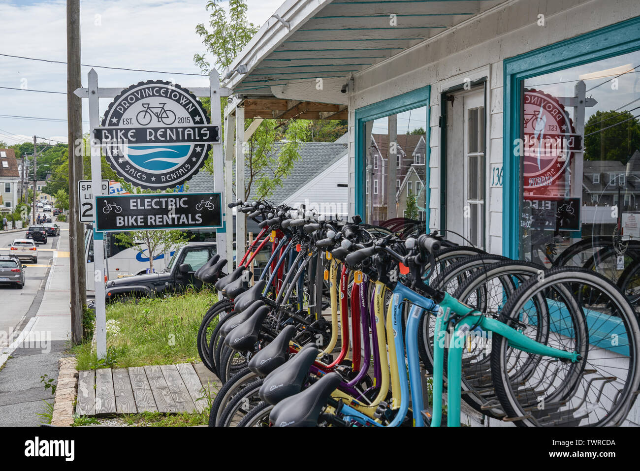 A Provincetown, Massachusetts - Giugno 11, 2019: a Provincetown Bike Rentals affitta una varietà di biciclette per bambini e adulti. Foto Stock