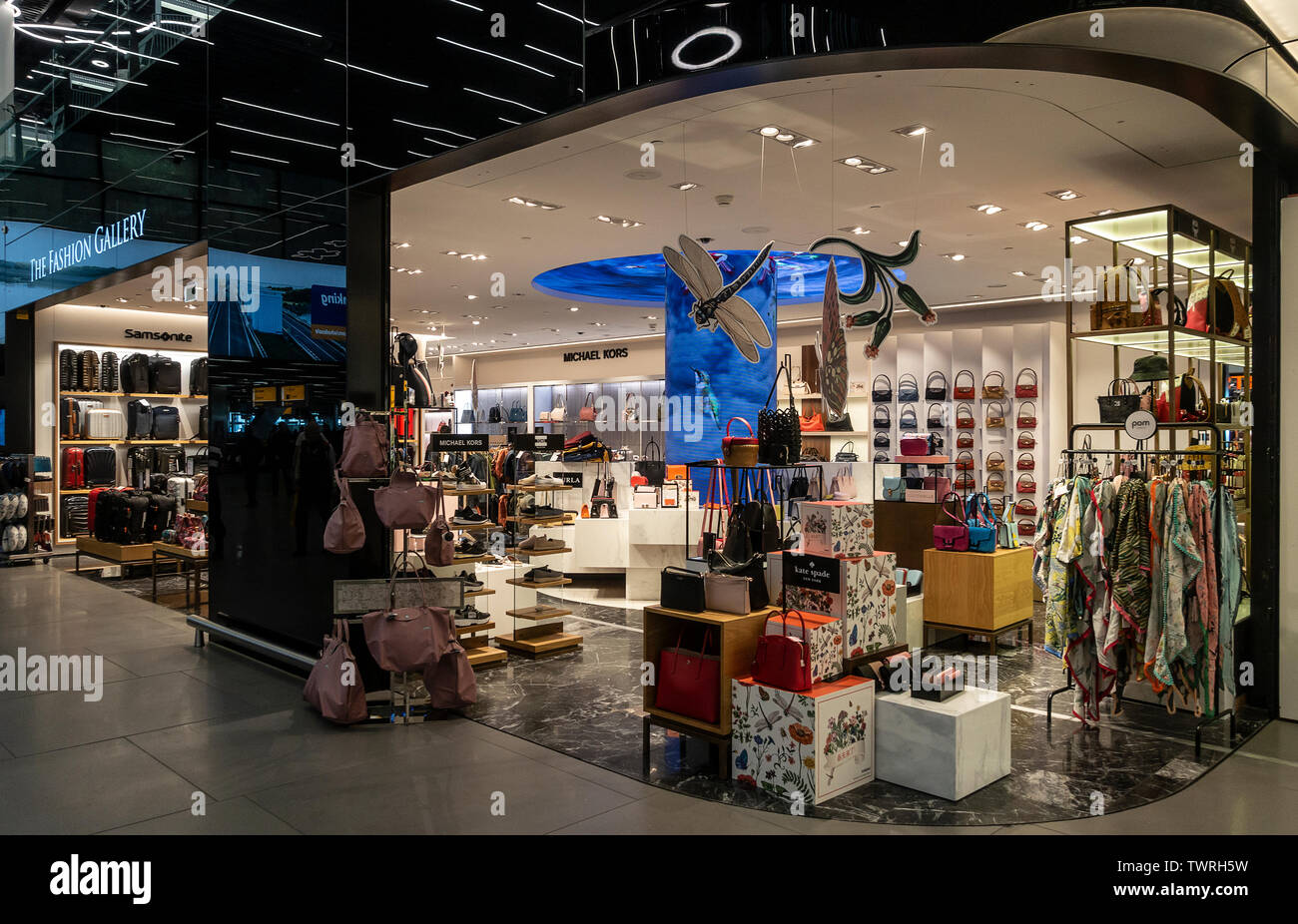 La galleria di moda, un designer outlet abiti all'Aeroporto Schiphol di Amsterdam all'Aeroporto Schiphol di Amsterdam Foto Stock