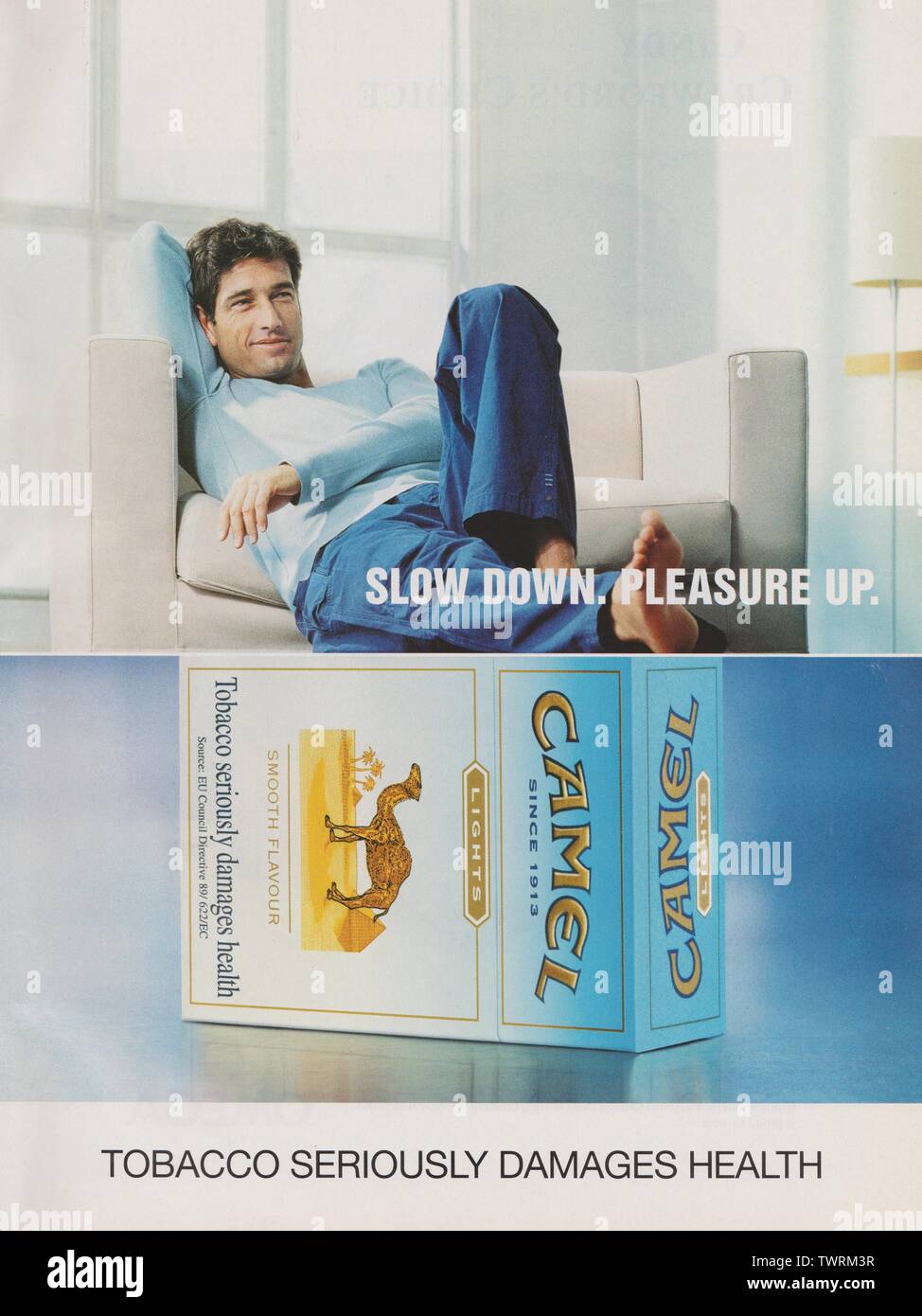 Poster pubblicitari camel sigarette, magazine 2002, rallentare. Piacere. slogan, creative Camel annuncio Foto Stock
