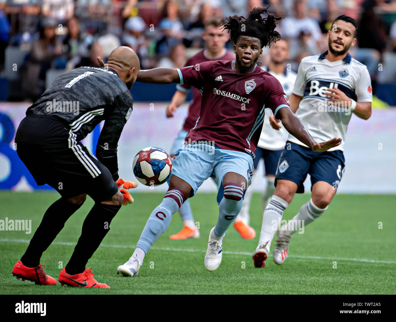 Vancouver, Canada. Il 22 giugno, 2019. Colorado Rapids' goalie Tim Howard (1L) arresta la palla durante una partita di MLS tra Vancouver Whitecaps FC e Colorado Rapids in Vancouver, Canada, il 22 giugno 2019. Credito: Andrew Soong/Xinhua/Alamy Live News Foto Stock