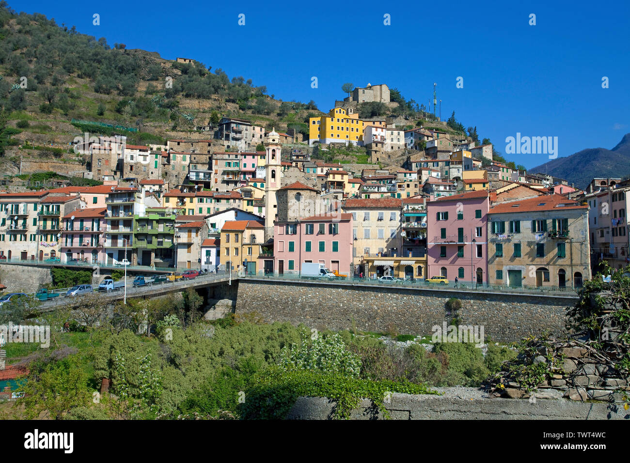 Badalucco, borgo medievale della provincia di Imperia e la Riviera di Ponente, Liguria, Italia Foto Stock