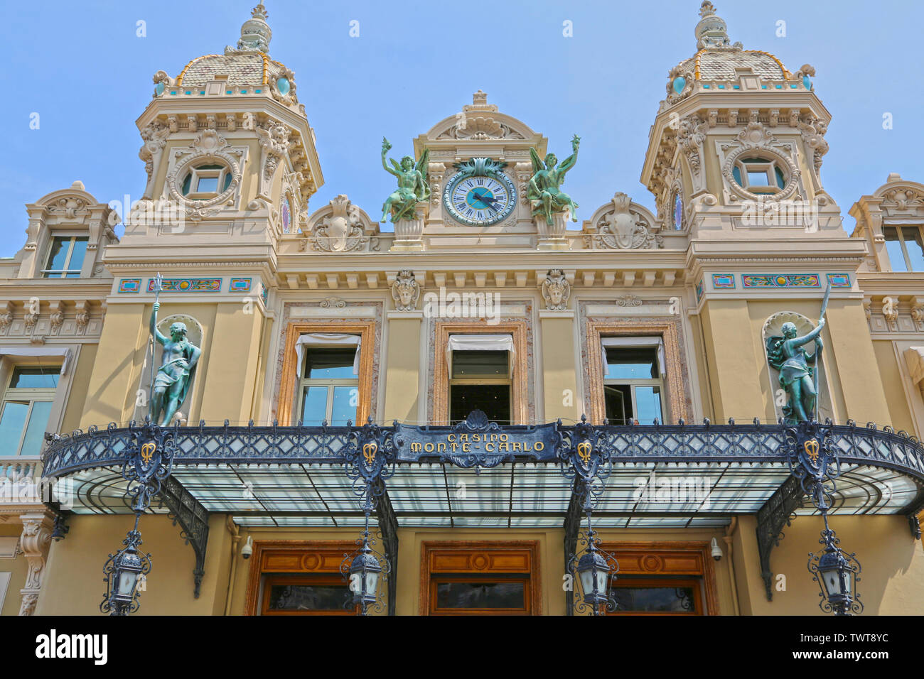 Montecarlo, Monaco - Giugno 13, 2014: casinò facciata, architetto Charles Garnier Foto Stock