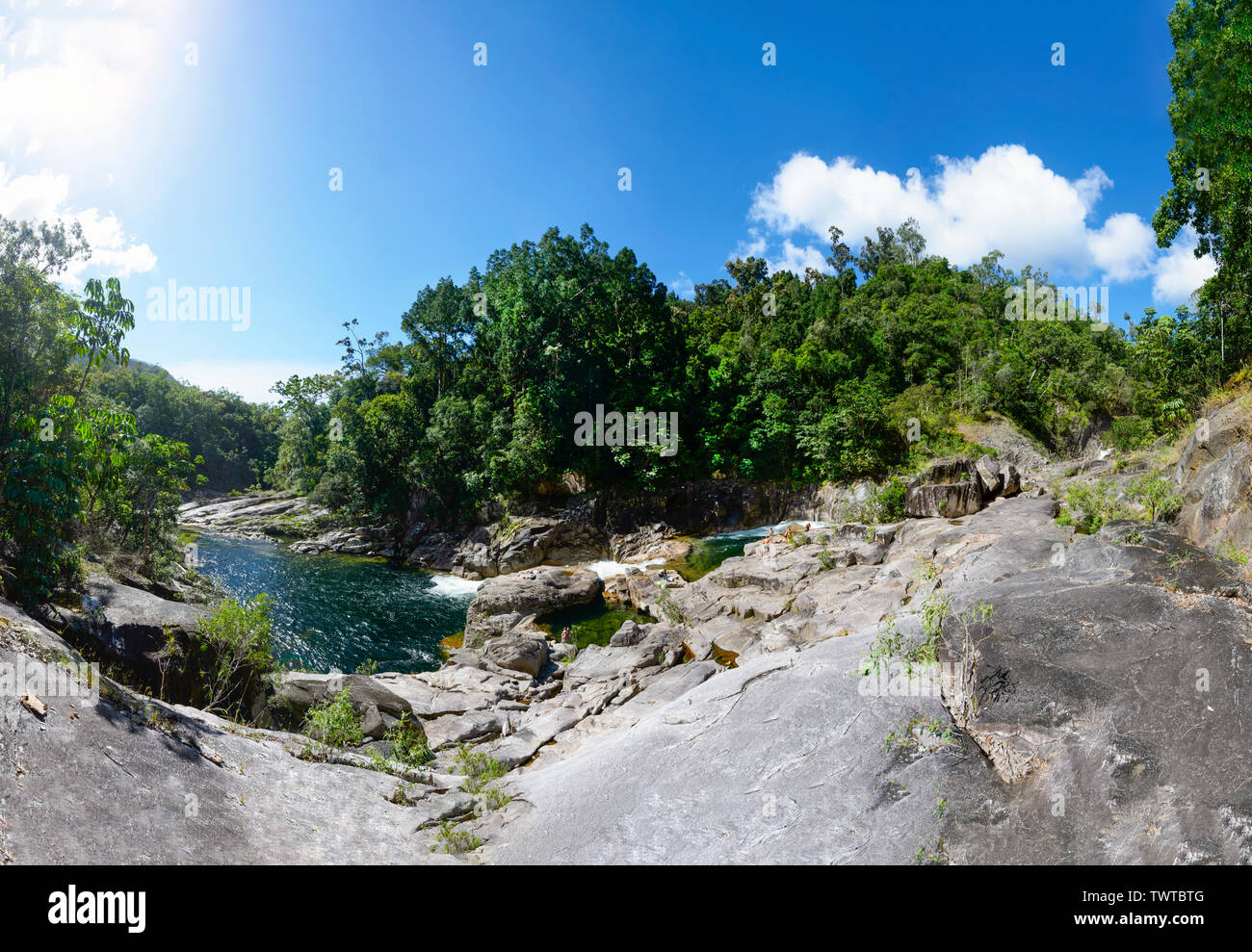 Scenic pano di Clamshell cade a Behana Gorge, Wooroonooran National Park, Aloomba, vicino a Cairns, estremo Nord Queensland, FNQ, QLD, Australia Foto Stock