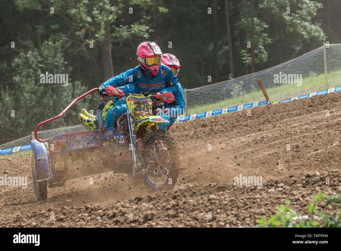 BREZOVA nad Svitavou, Repubblica Ceca - 15 giugno 2019: Sidecar nome Pudlo e Viton in giro nel campionato internazionale della Repubblica ceca nel SID Foto Stock