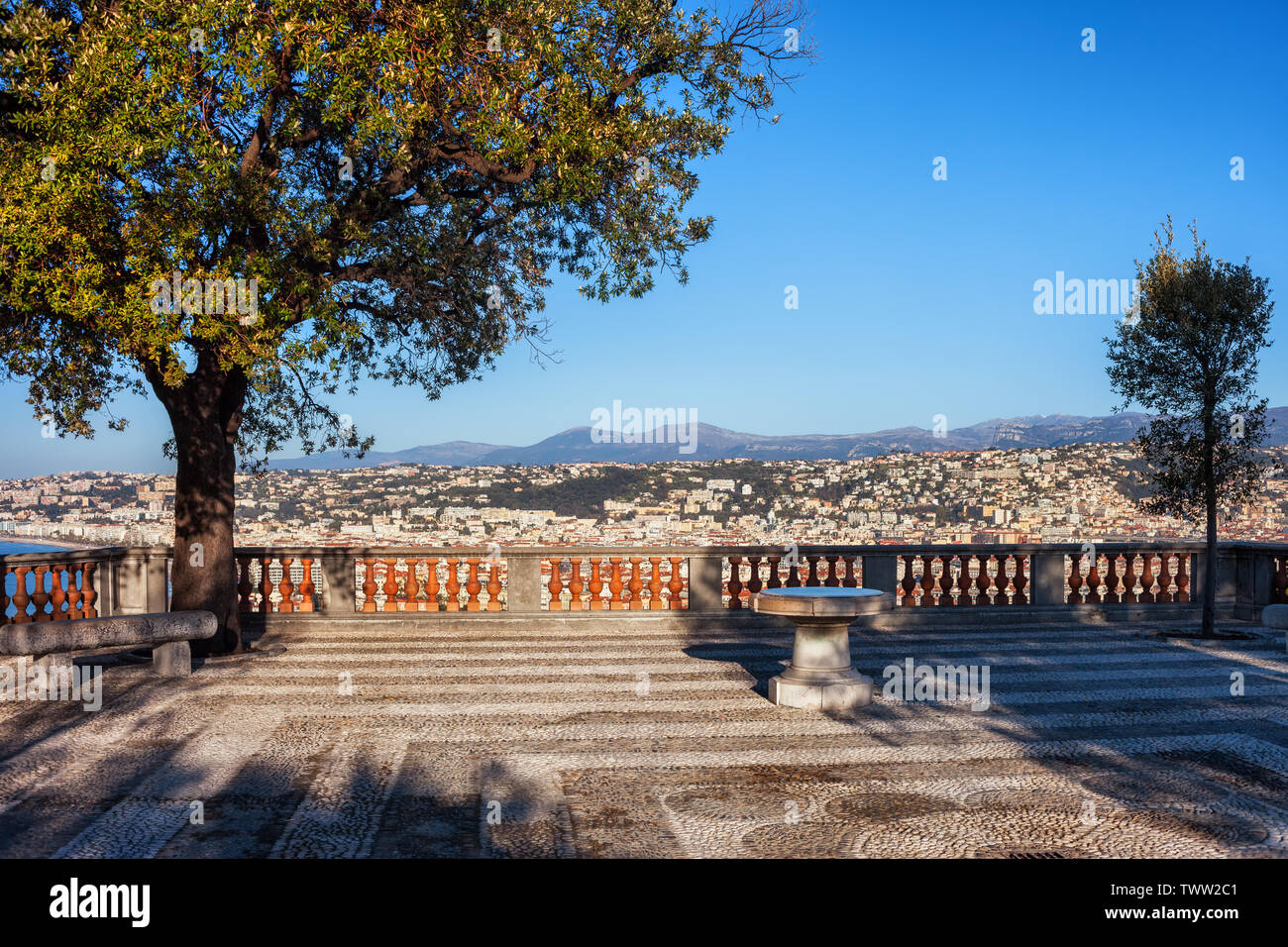 La Francia, la città di Nizza dal di sopra di ciottoli, la collina terrazza belvedere del Riviera Francese. Foto Stock