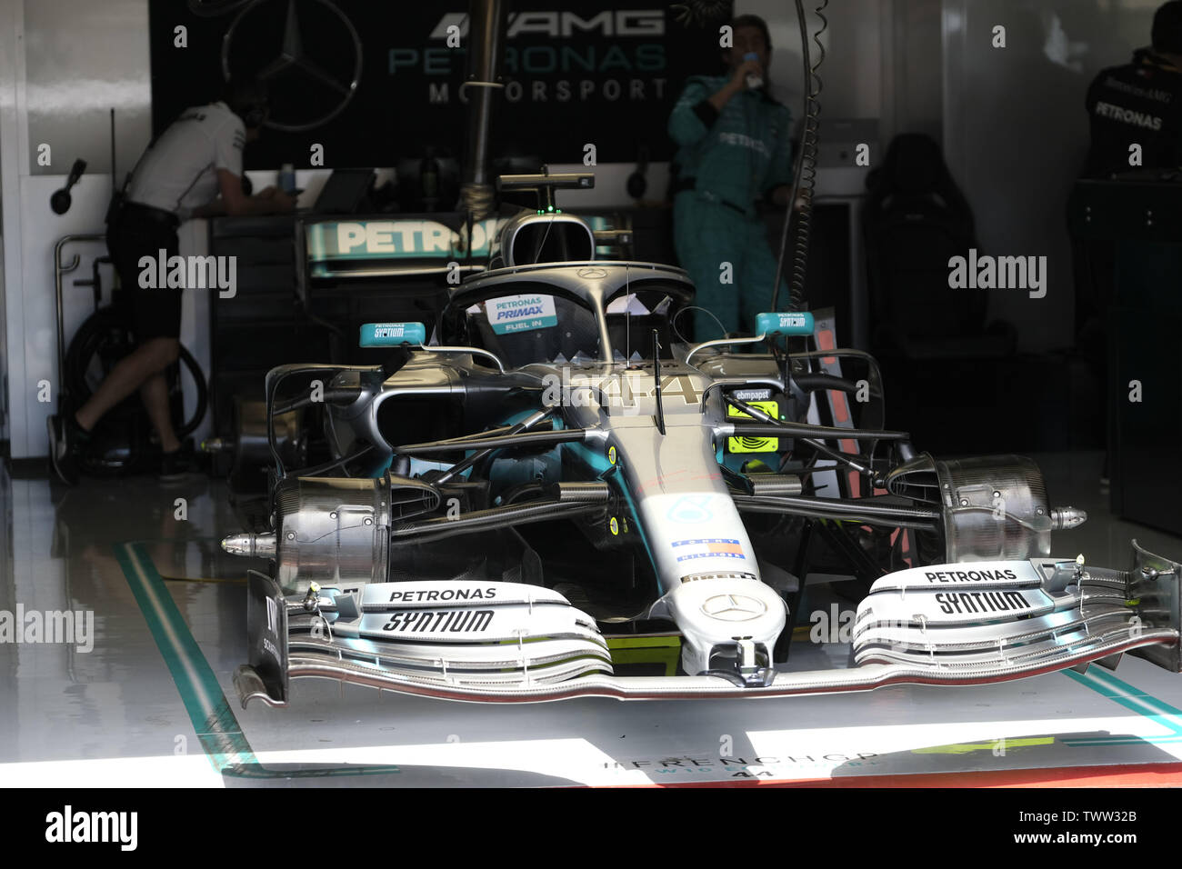 Le Castellet, Var, Francia. Il 23 giugno, 2019. Driver Mercedes Lewis Hamilton (GBR) prima della gara di Formula Uno francese Grand Prix al circuito del Paul Ricard a Le Castellet - Francia.Lewis Hamilton ha vinto il francese Grand Prix Credit: Pierre Stevenin/ZUMA filo/Alamy Live News Foto Stock