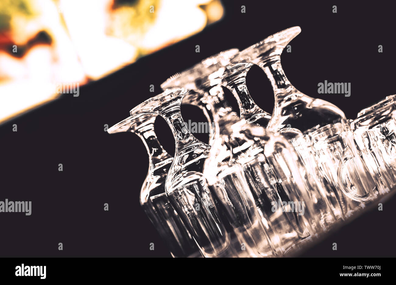 Barra vuota wineglasses; close up Foto Stock