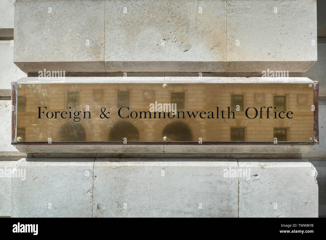 Segnaletica per il Foreign and Commonwealth Office è un edificio situato su King Charles Street a Londra, Regno Unito. Foto Stock
