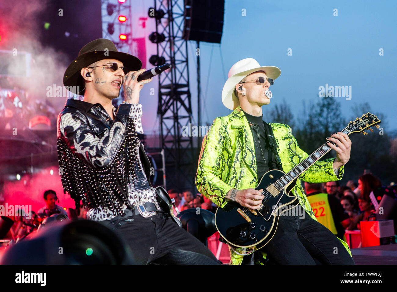 Achille Lauro e Boss Doms in concerto a parte come un deejay - Radio Deejay party a mente in Milano, Italia, il 22 giugno 2019 Foto Stock