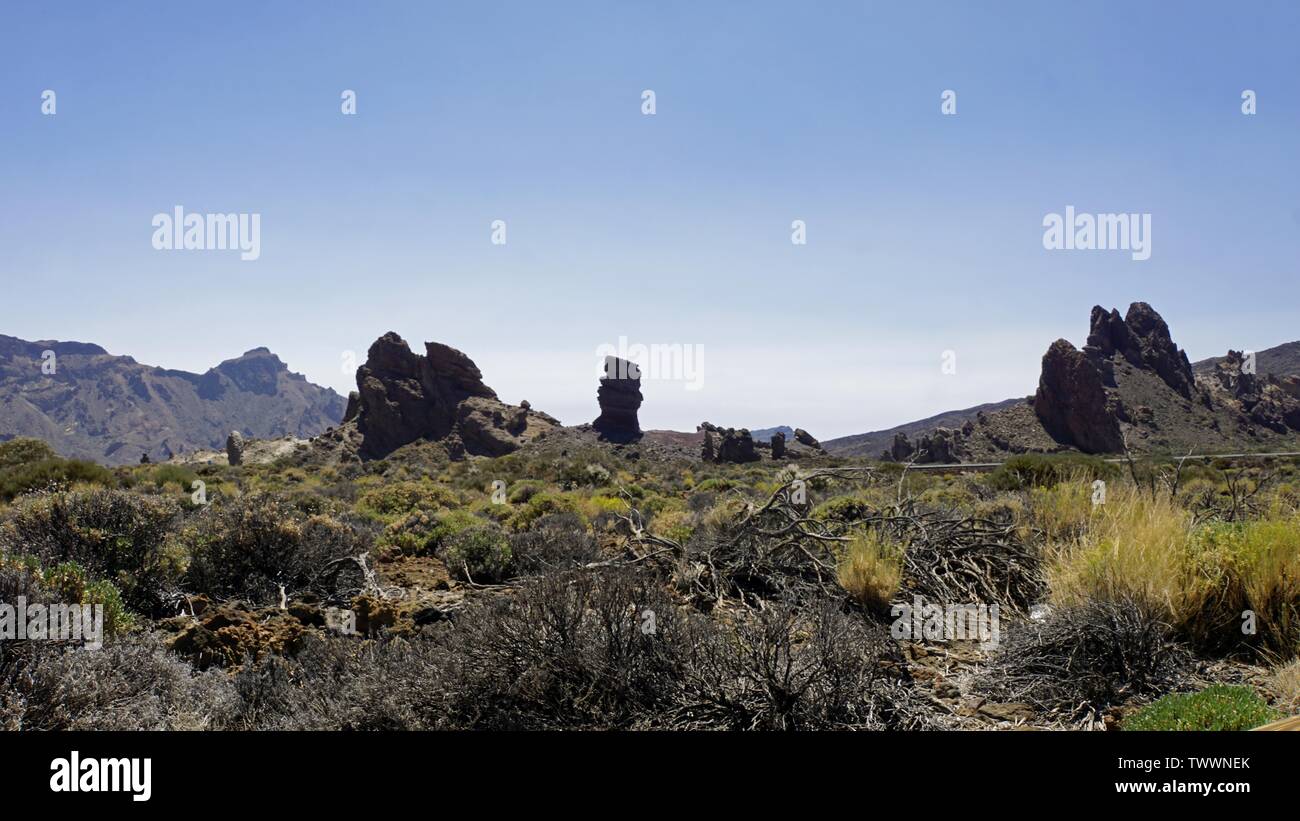Enorme formazione rocciosa nel parco Teide sull'isola di Tenerife Foto Stock