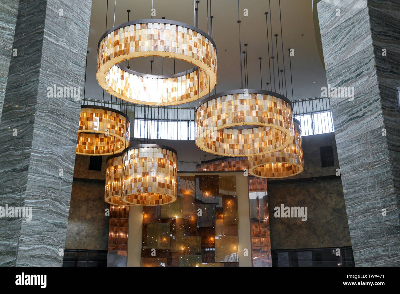 La lobby presenta un decor, il Fox Tower, Foxwoods Resort Casino, Mashantucket, Connecticut. Stati Uniti Foto Stock