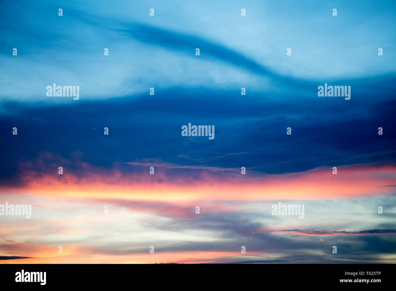 I colori del cielo sfondo stupefacente arte in prodotti di alta qualità cinquanta megapixel Foto Stock