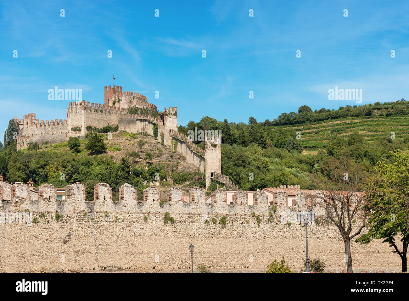 La Scala in Famiglia (castello Scaligero) della piccola cittadina di Soave, del X secolo, Veneto, Verona, Italia, Europa Foto Stock
