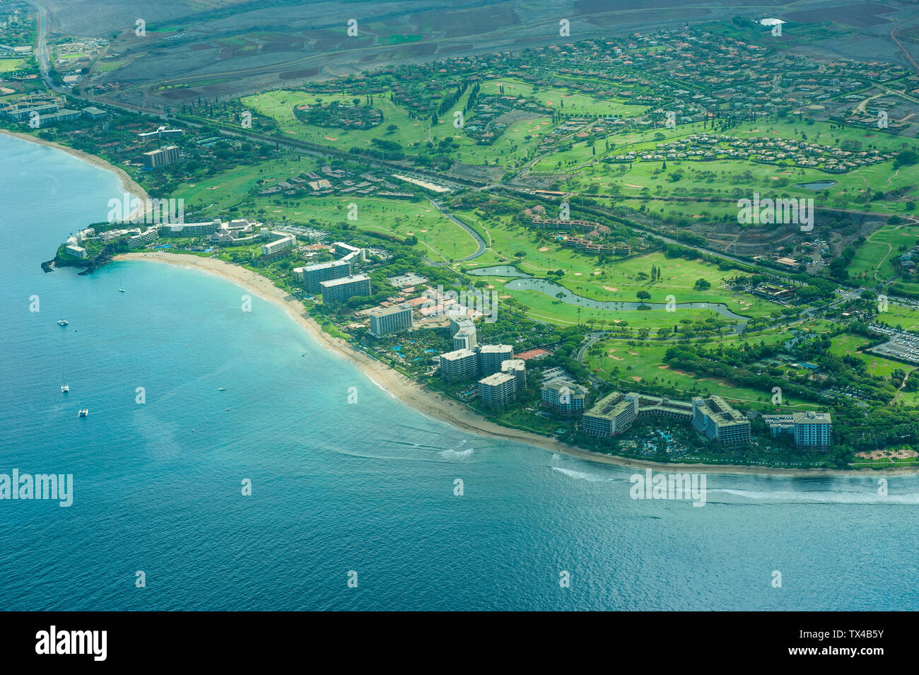 Stati Uniti d'America, Hawaii Maui Vista aerea della città in spiaggia Foto Stock