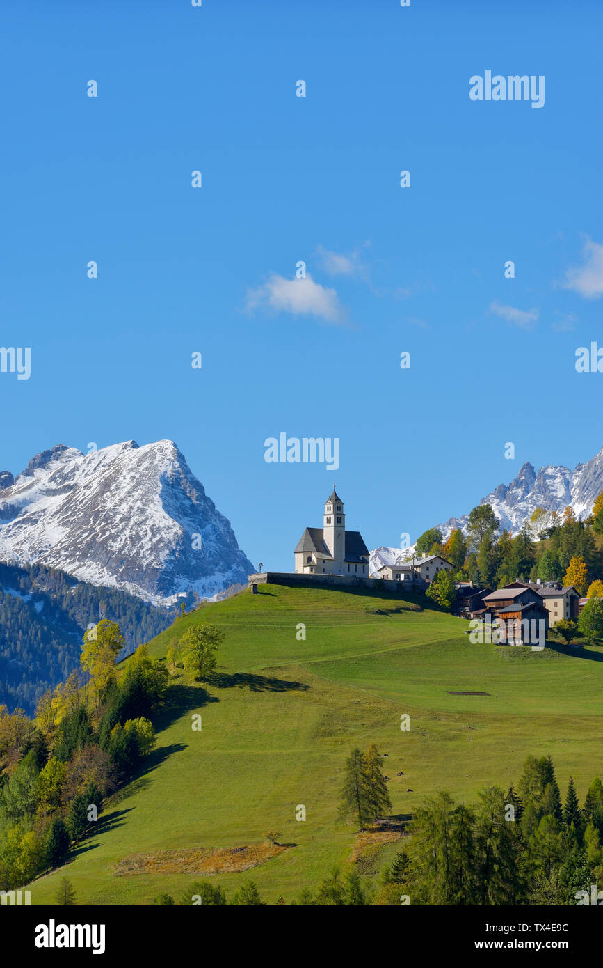 L'Italia, Veneto, Provincia di Belluno, Colle Santa Lucia, chiesa Foto Stock